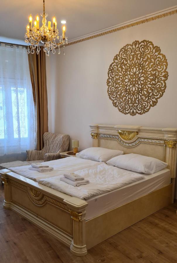 Hotel Union Лоуни Екстериор снимка