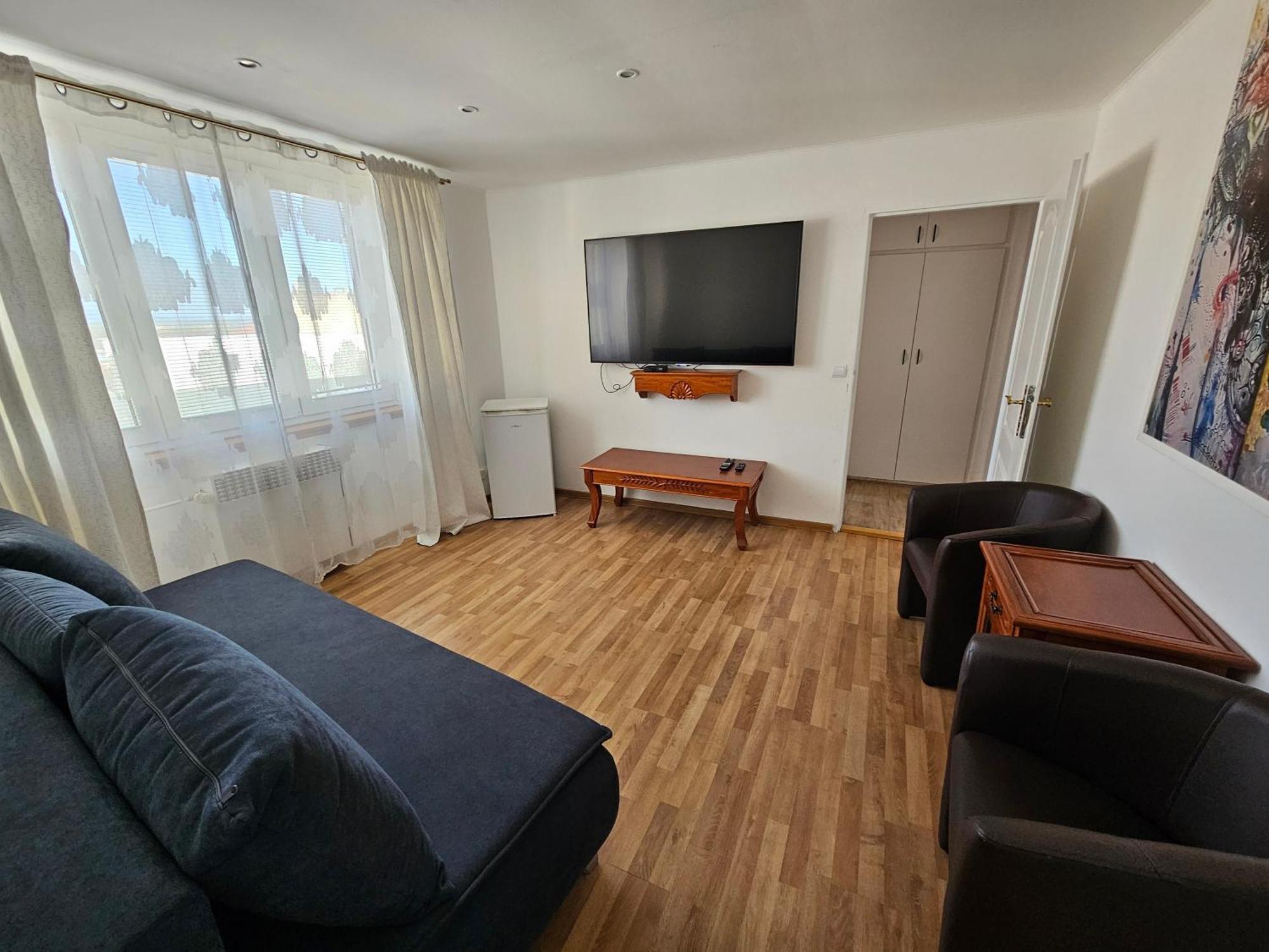 Hotel Union Лоуни Екстериор снимка