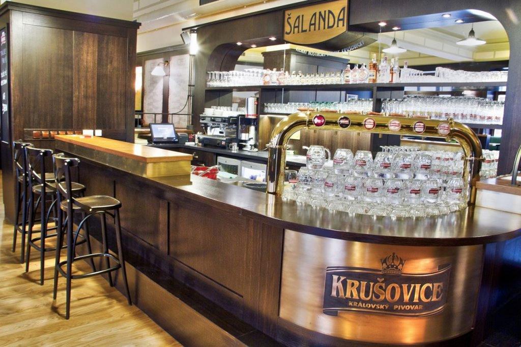 Hotel Union Лоуни Екстериор снимка