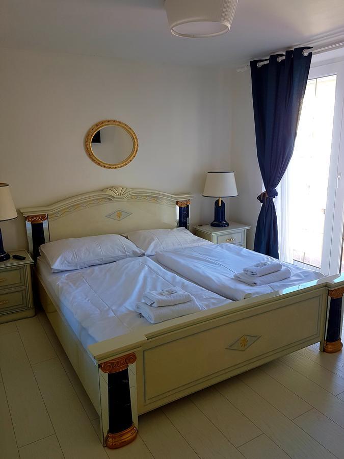 Hotel Union Лоуни Екстериор снимка
