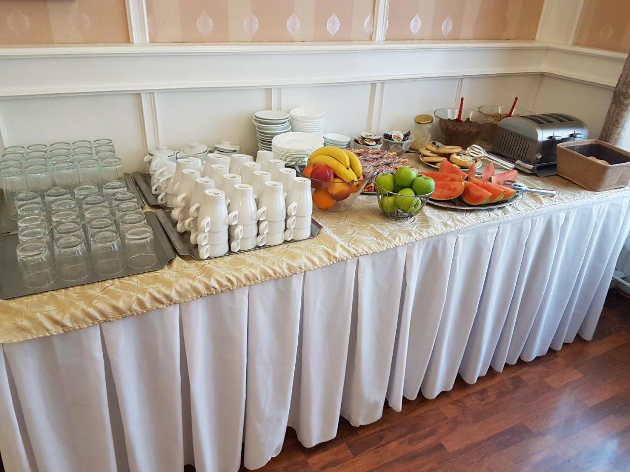 Hotel Union Лоуни Екстериор снимка