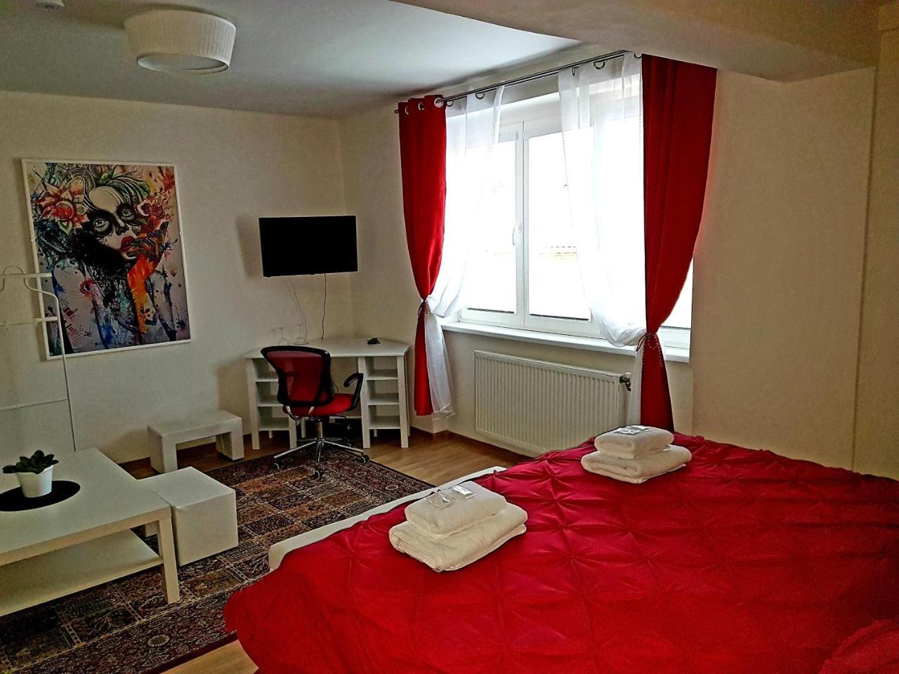 Hotel Union Лоуни Екстериор снимка