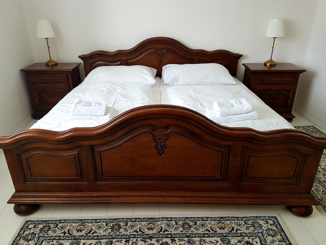 Hotel Union Лоуни Екстериор снимка