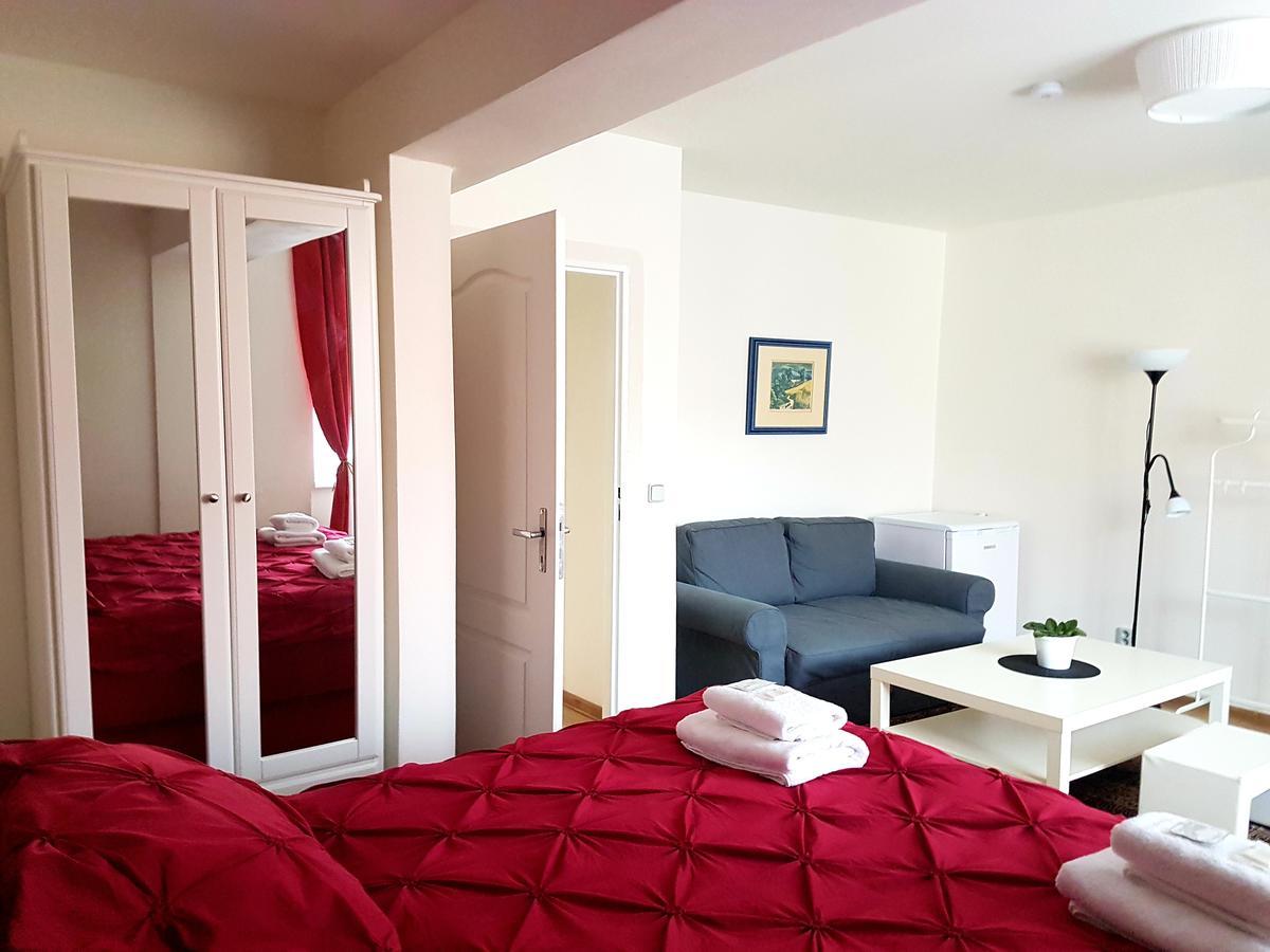Hotel Union Лоуни Екстериор снимка